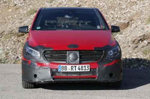 2015 Mercedes B-Class spy photo