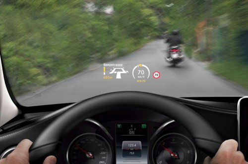 2015 Mercedes-Benz C-Class head-up display