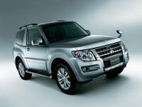 2015 Mitsubishi Pajero facelift