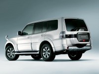 2015 Mitsubishi Pajero facelift