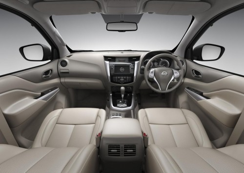 2015 Nissan Navara Pickup interior