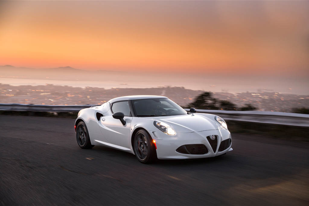 http://www.pedal.ir/wp-content/uploads/2015-alfa-romeo-4c-launch-edition-front-three-quarter.jpg