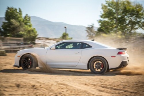 2015-chevrolet-camaro-ss-1le-front-end-in-motion