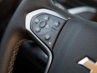 2015-chevrolet-tahoe-ltz-steering-wheel-mounted-controls