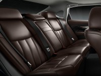 2015-infiniti-q70-interior-side-view-rear-seats
