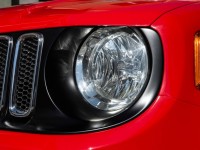 2015-jeep-renegade-latitude-grille-and-headlight