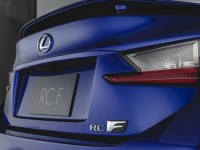 lexus-rc-f-badges-and-taillight