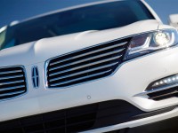 2015-lincoln-mkc-front-view-grille