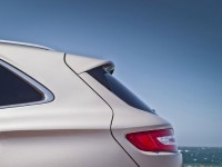 2015-lincoln-mkc-side-view-liftgate
