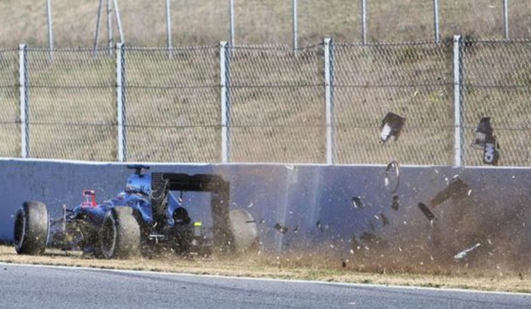 Fernando Alonso crash