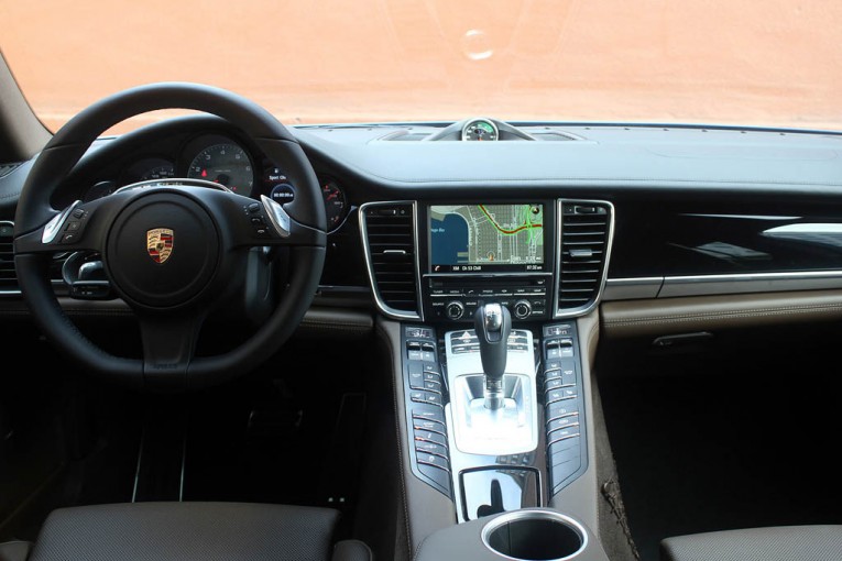 2015 Porsche Panamera S Interior