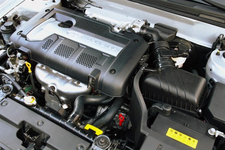2005 Hyundai Elantra engine
