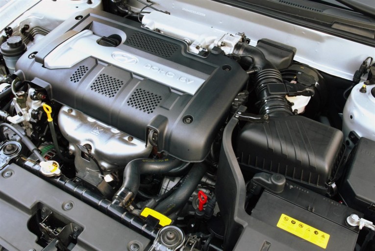 2005 Hyundai Elantra engine