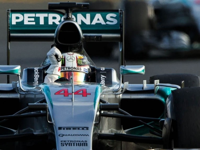 Lewis Hamilton wins Melbourne