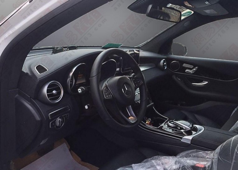 Mercedes-Benz GLC interior spy photo