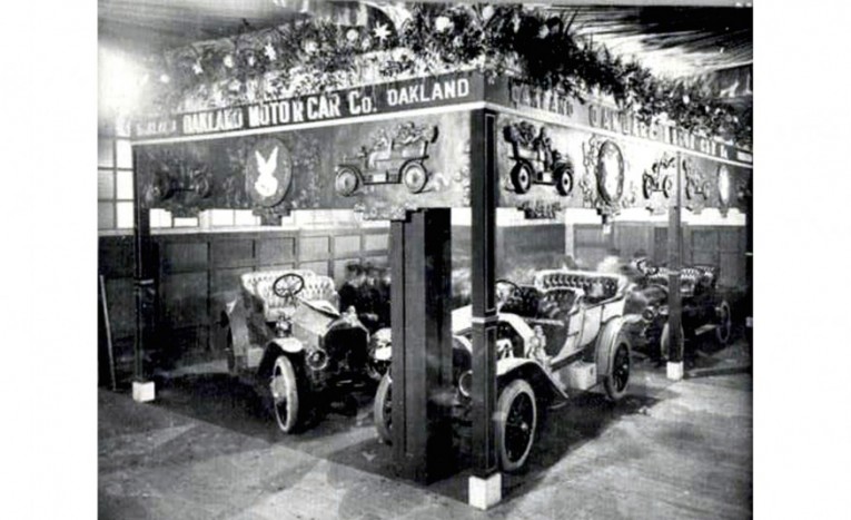 1909 Oakland Display at the Chicago Auto Show