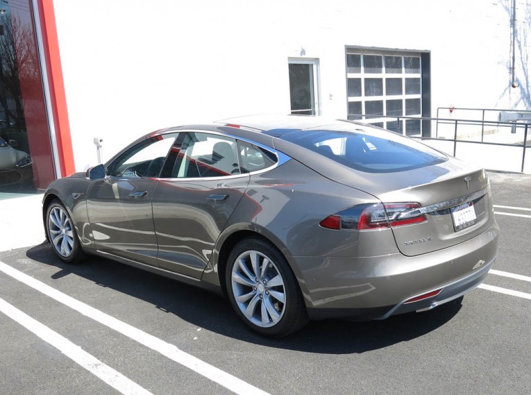 Tesla Model S 70D 2015