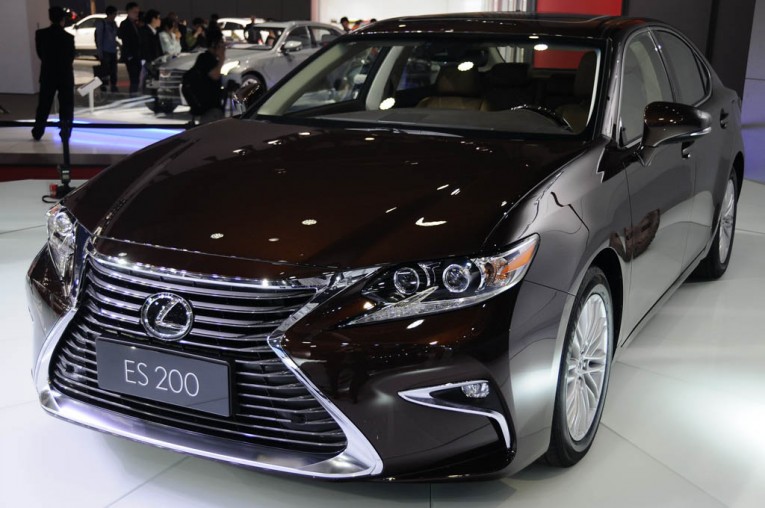 Lexus ES 200 2015