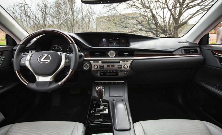 2015 Lexus ES350 Interior