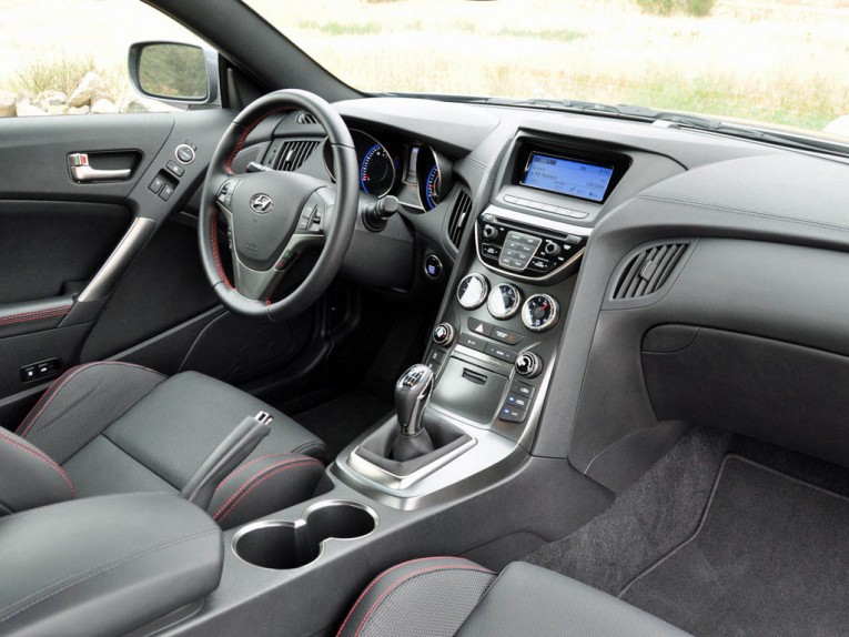 2015 Hyundai Genesis Coupe R-Spec Interior