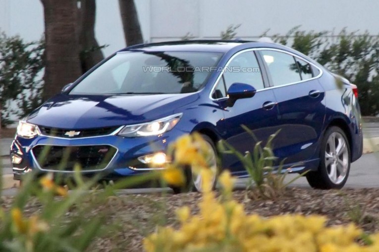 2016 Chevrolet Cruze spy photo