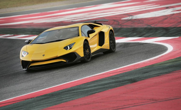 2016 Lamborghini Aventador LP750-4 SV