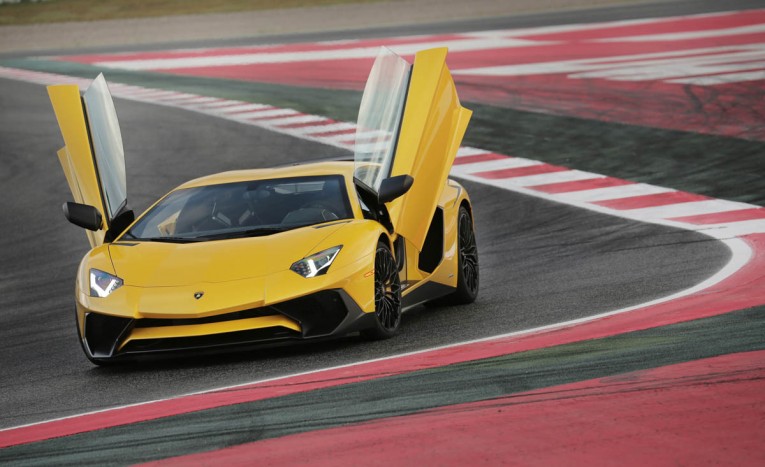 2016 Lamborghini Aventador LP750-4 SV