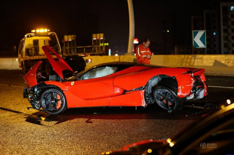 LaFerrari crashed