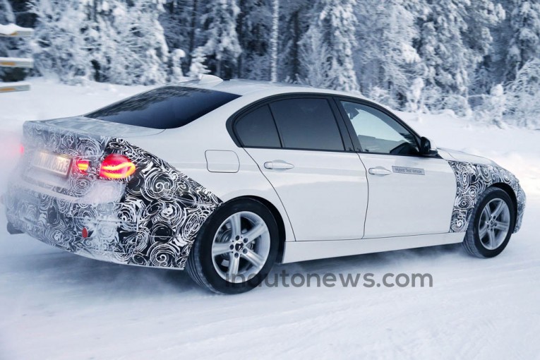 BMW 3-Series facelift spy photo