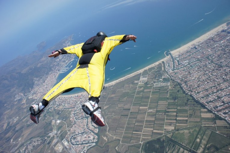 Wingsuit-Flying-in-Spain