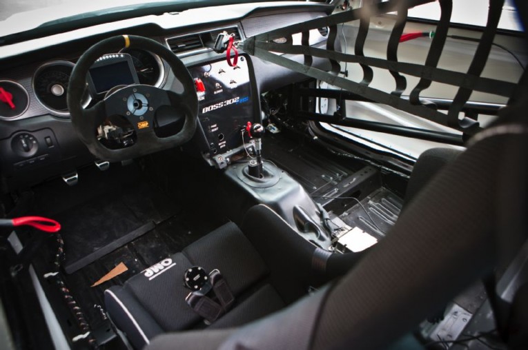 ford-mustang-boss-302-frs-interior-02