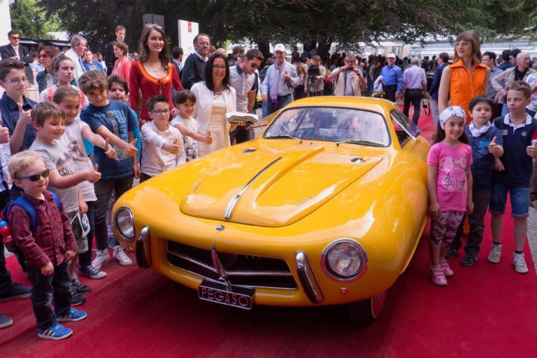 1952-pegaso-cupula-with-kids-at-2015-villa-d-este