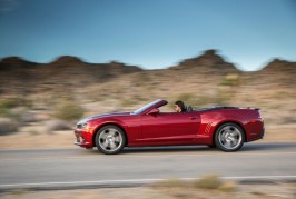 2014-chevrolet-camaro-ss-convertible-side-in-motion