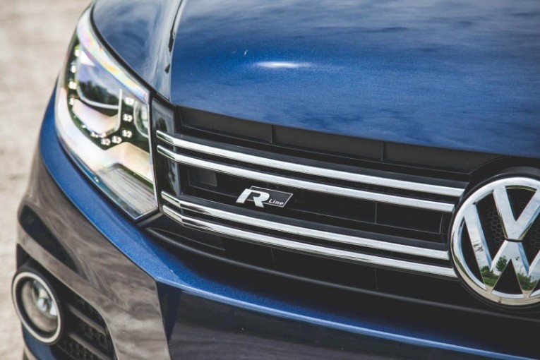 2015-Volkswagen-Tiguan-R-Line-111