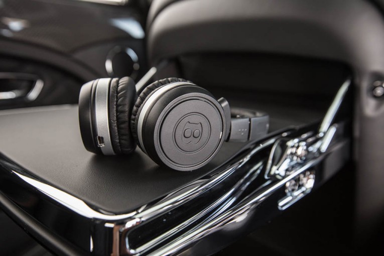 2015-bentley-mulsanne-speed-headphones