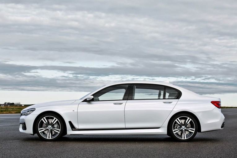 2016-BMW-7-Series-02