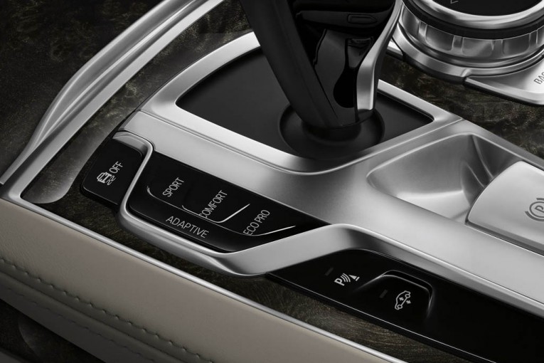 2016-BMW-7-Series-16
