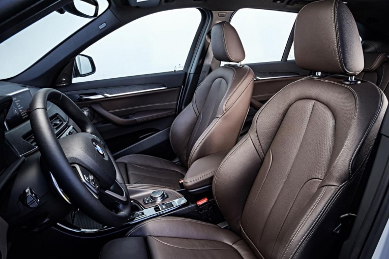 2016 BMW X1 12
