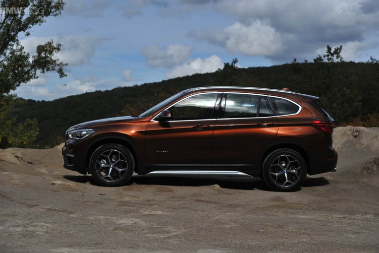 2016-BMW-X1-Chestnut-Bronze-images-35