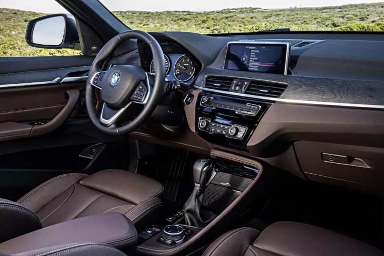 2016 BMW X1 dashboard