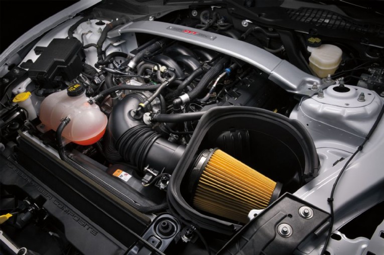 2016-ford-shelby-gt350-mustang-engine-shot
