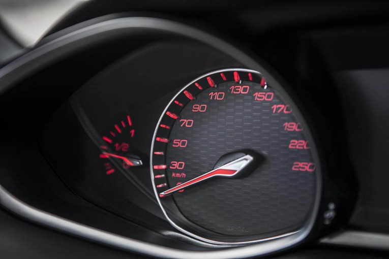 peugeot-308-gti-43_2560
