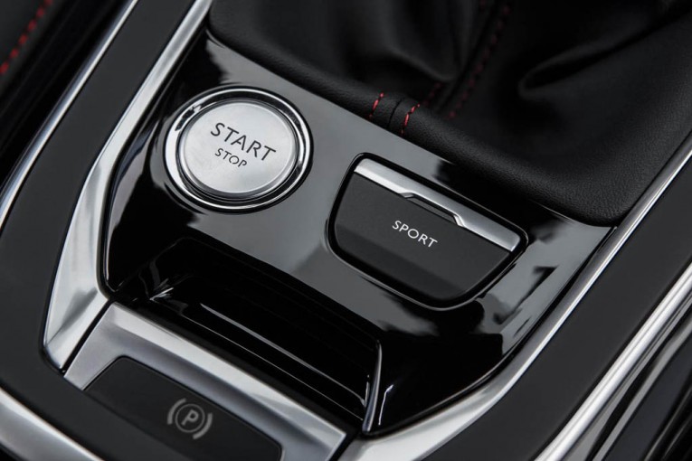 peugeot-308-gti-47_2560