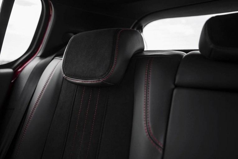 peugeot-308-gti-55_2560