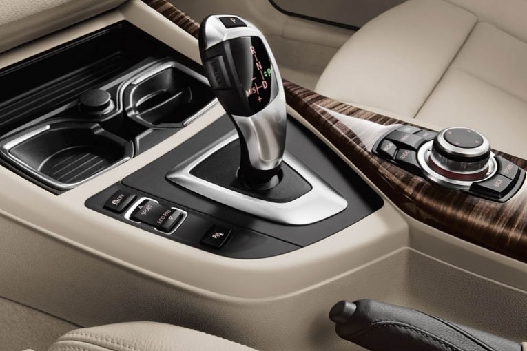 2015 BMW 1-Series 01