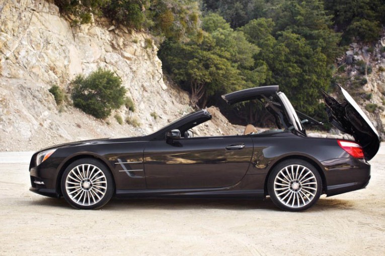 2015-Mercedes-Benz-SL400-117