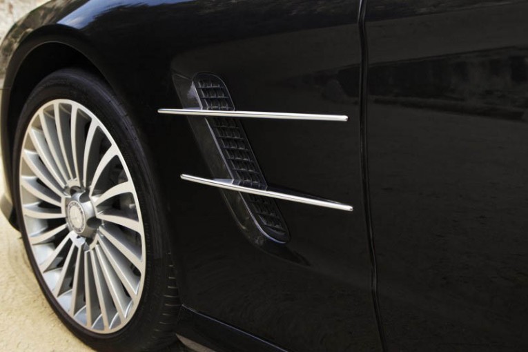 2015-Mercedes-Benz-SL400-126