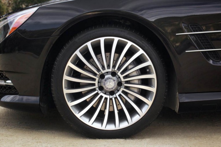 2015-Mercedes-Benz-SL400-127