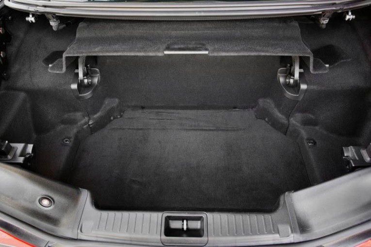 2015-Mercedes-Benz-SL400-135