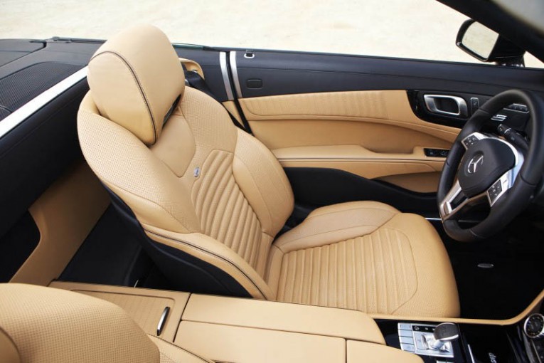 2015-Mercedes-Benz-SL400-137